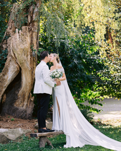 Astora Studio wedding photos showcase on Instagram