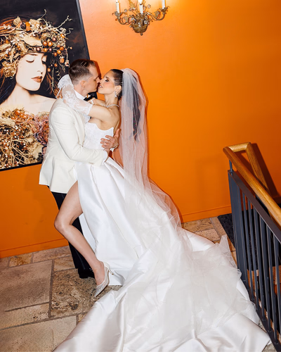 Astora Studio wedding photos showcase on Instagram