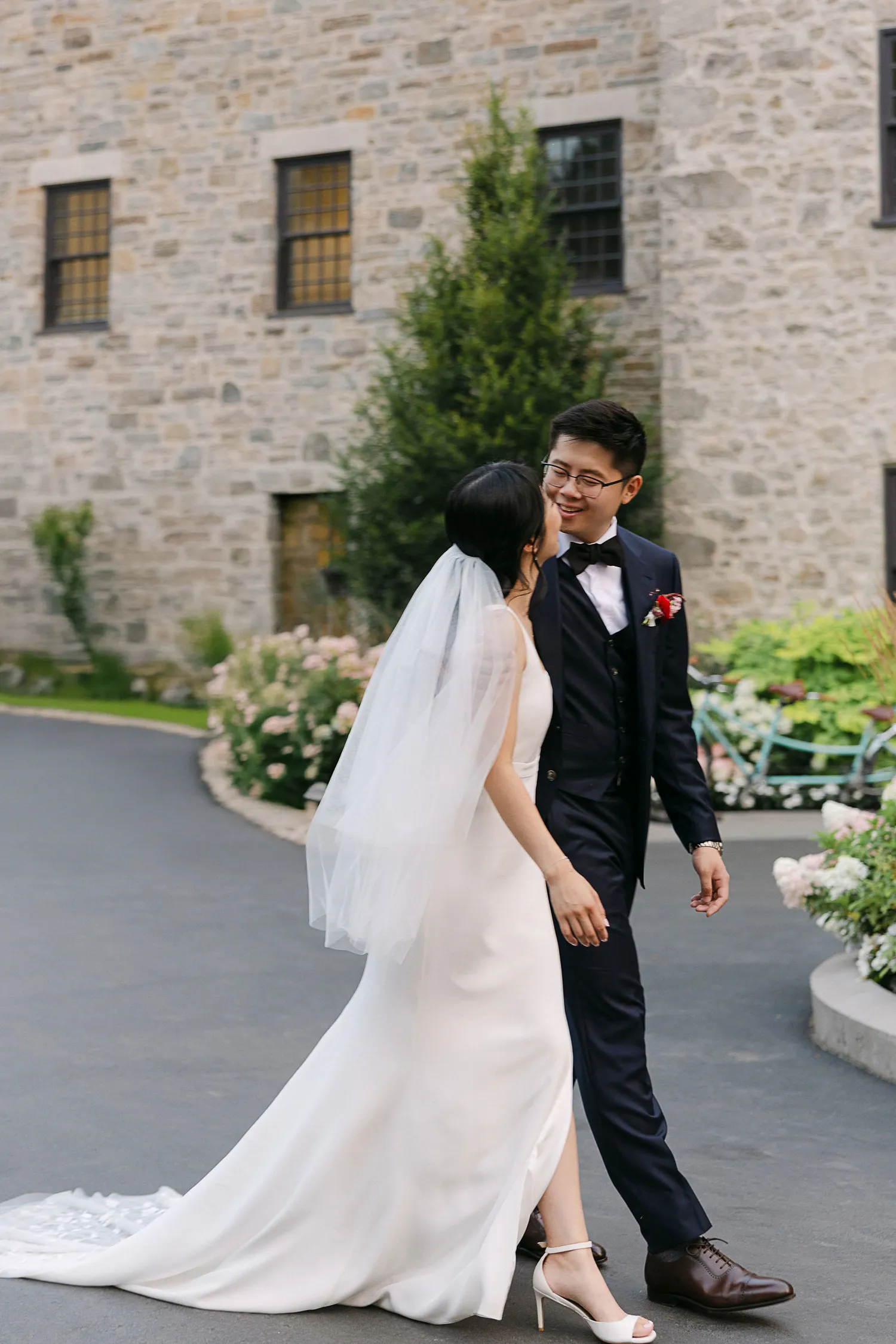 Unposed couple photos at Elora Hotel