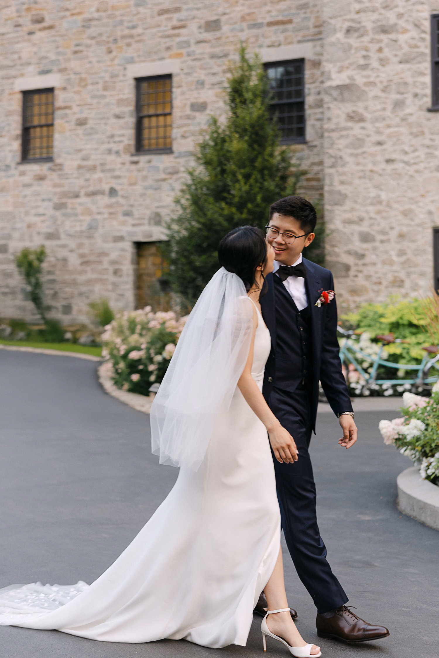 Unposed couple photos at Elora Hotel