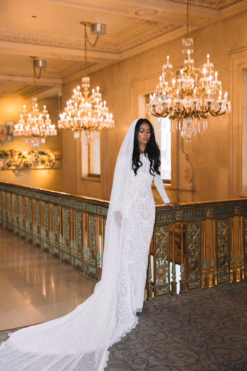Timeless portrait of a bride by Astora Studio