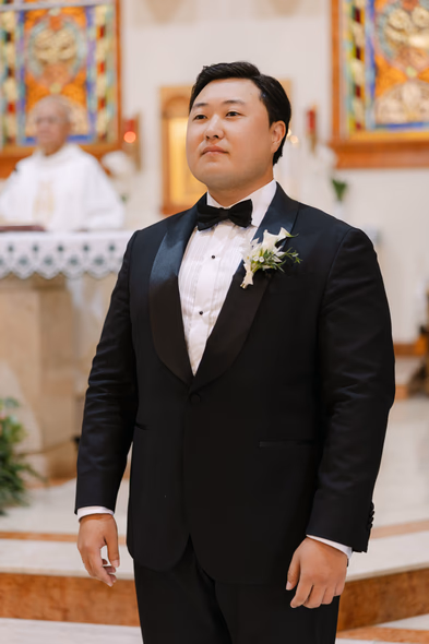 groom reaction seeing the bride first time