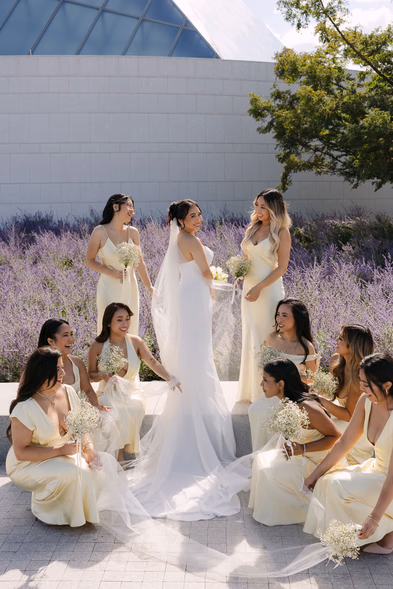 wedding photo of bridesmaids