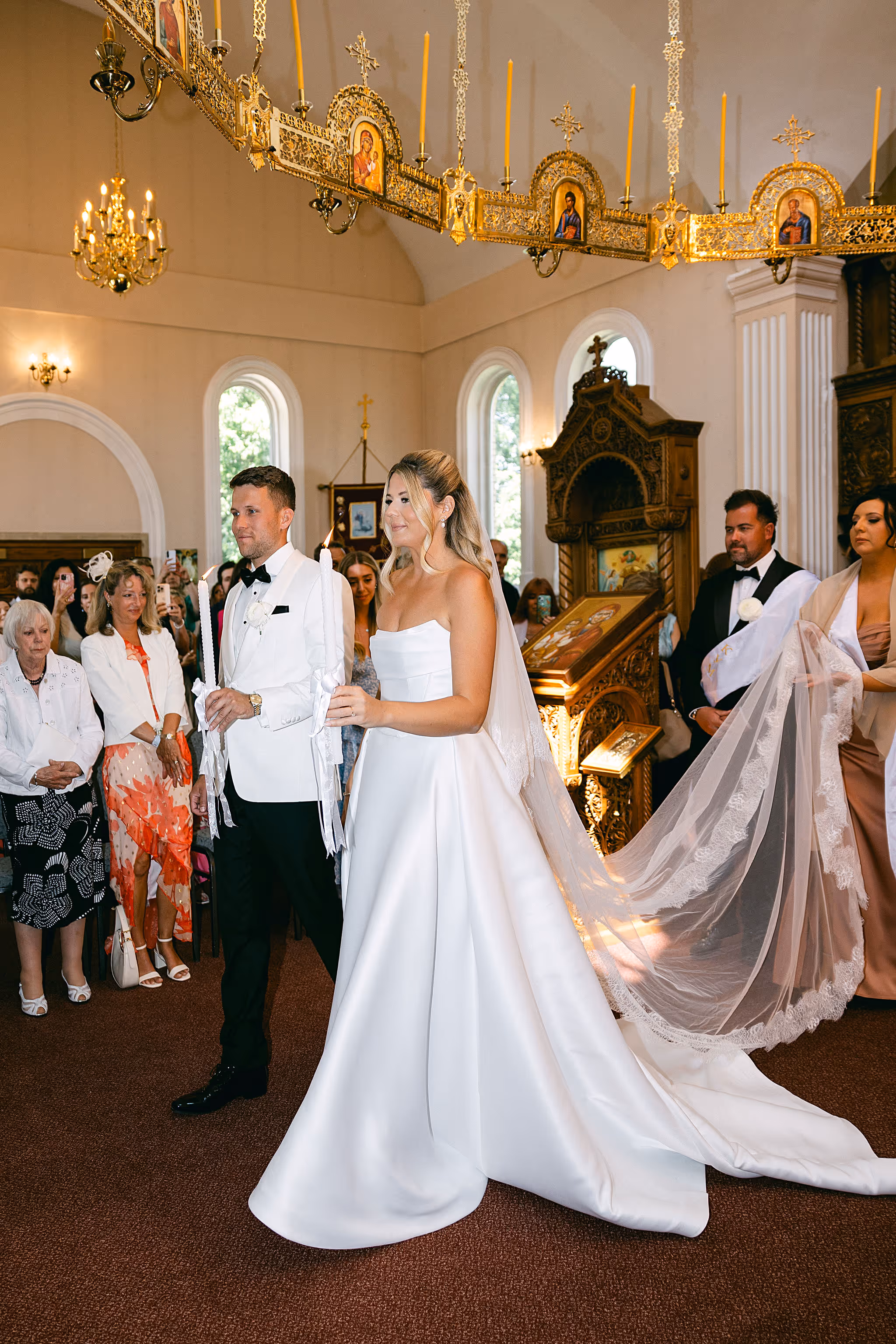 ceremony moment before celebration at Chateau des Charmes