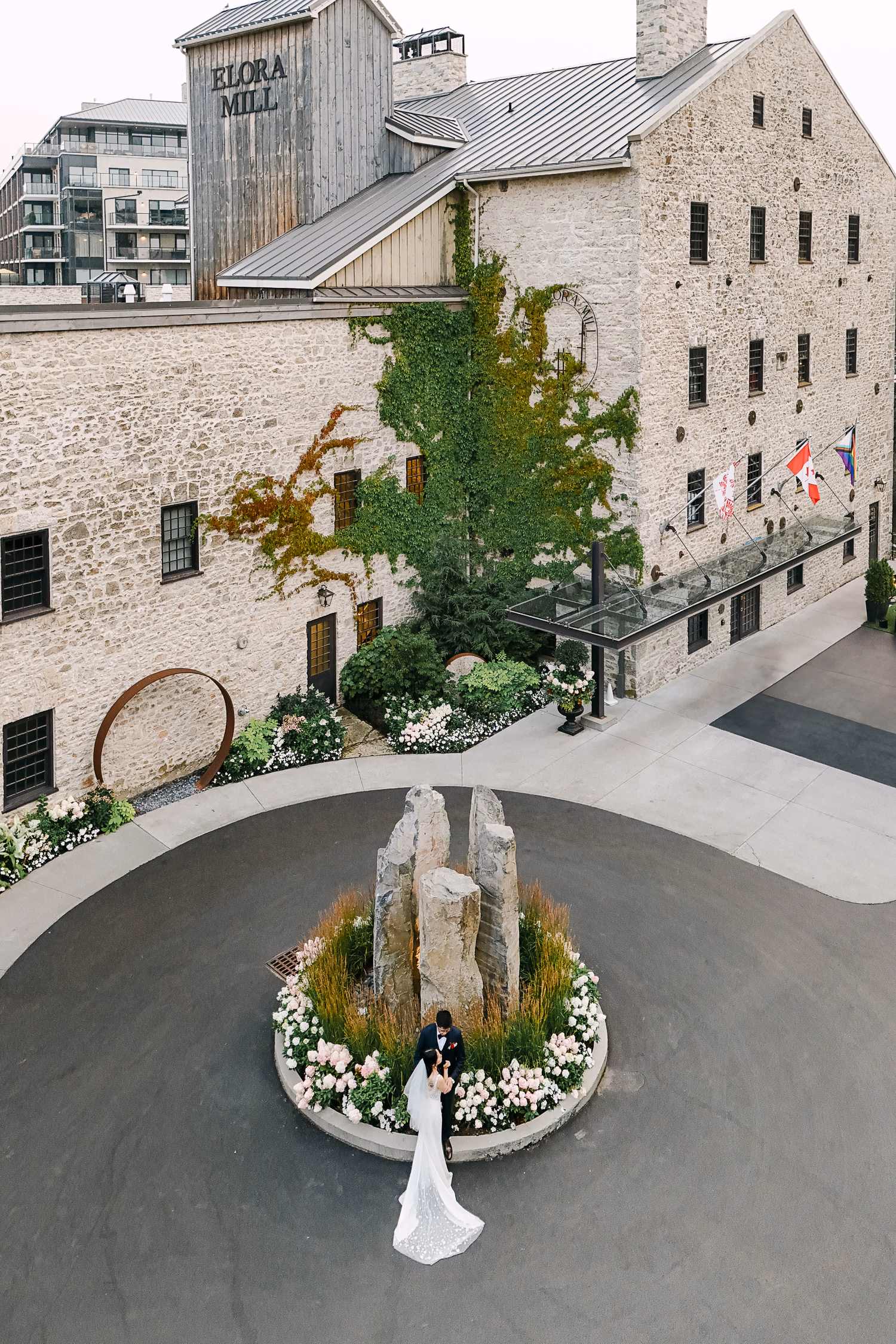 Elegant wedding photography by Astora Studio