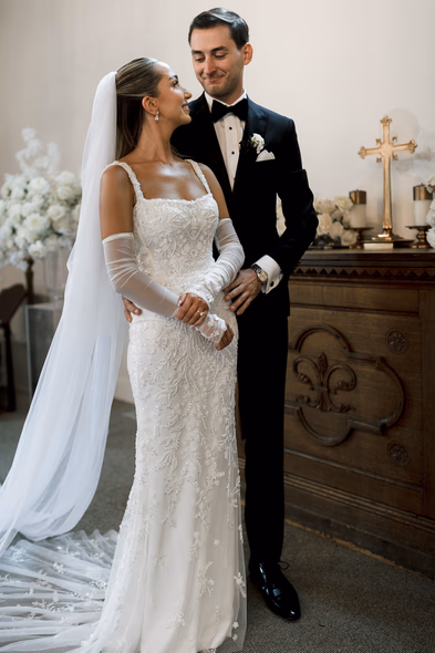 Candlelit chapel at Doctor’s House wedding photo