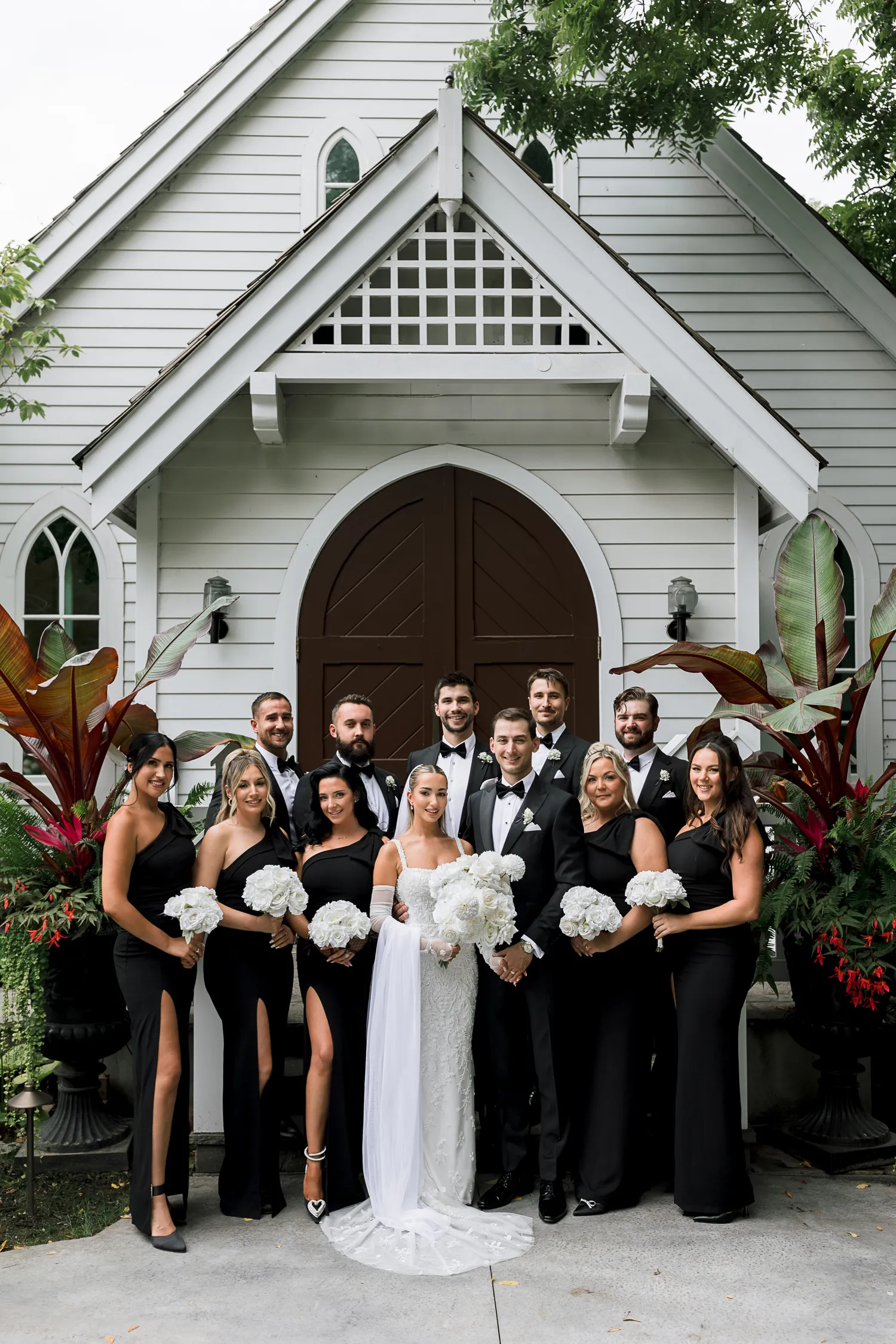 Bridal party photo at Doctor’s House Kleinburg