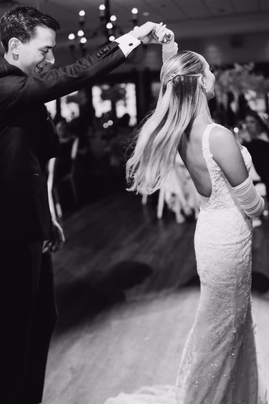 first dance photo at The Doctor’s House