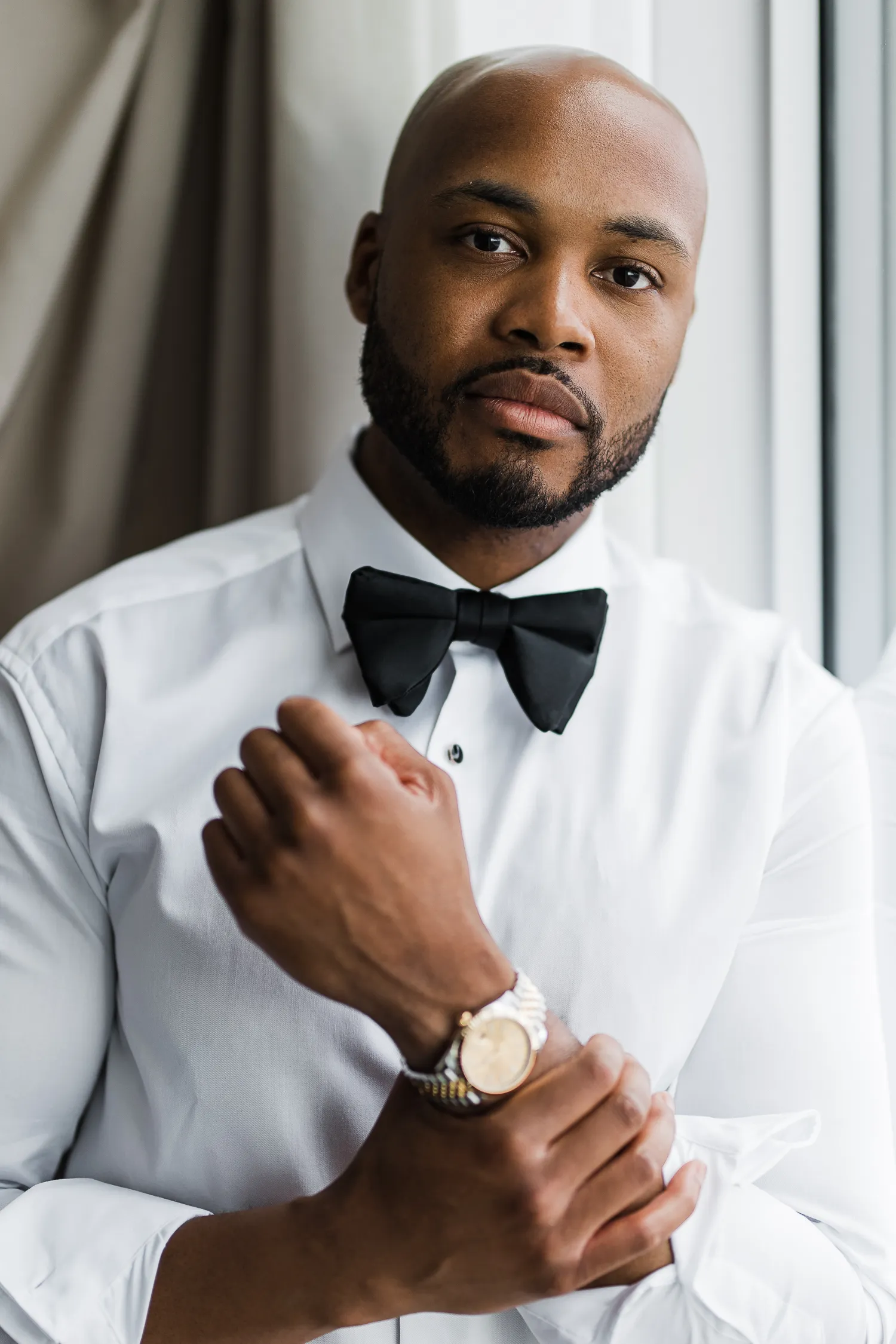 Hotel X Toronto groom portrait
