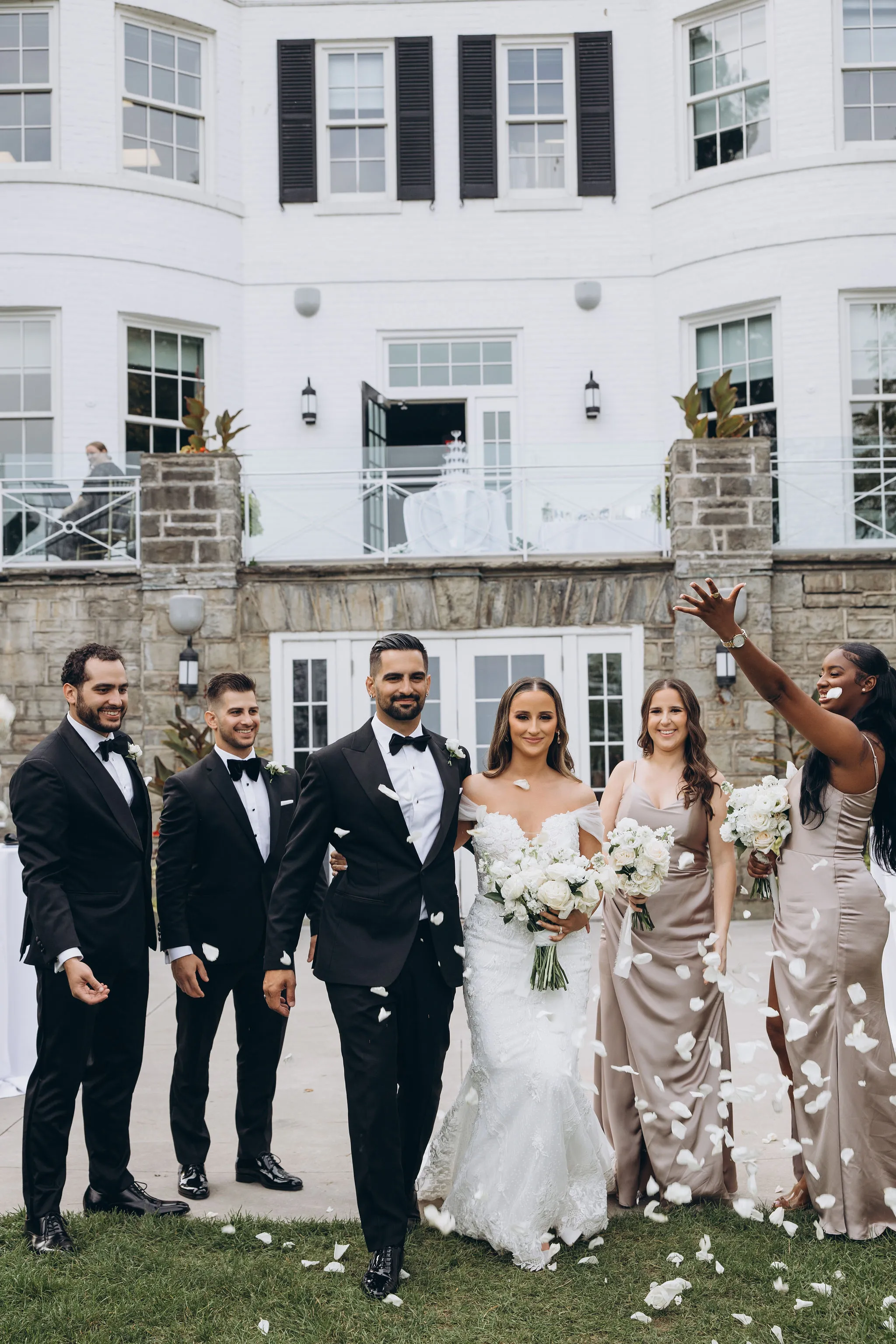 bridal party at Harding Waterfront Estate Missisauga