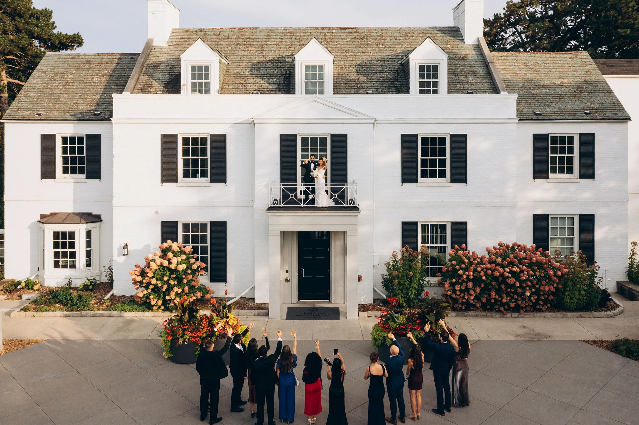 Harding Waterfront Estate coctail hour