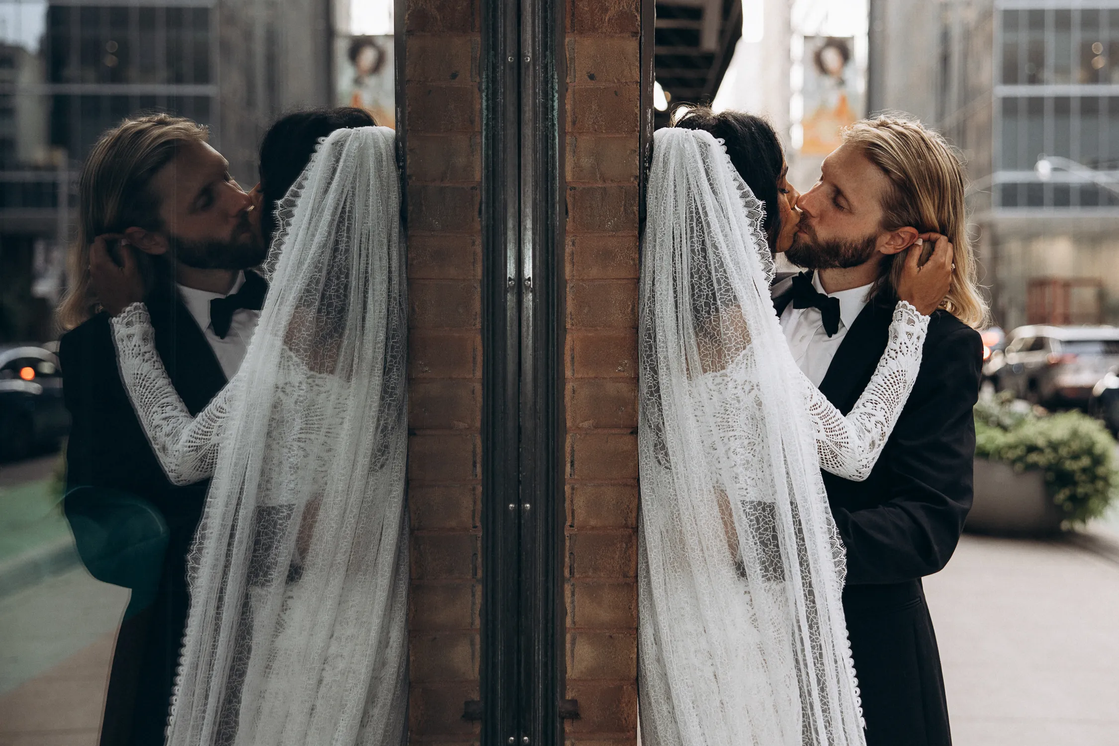 Leña Restaurante micro wedding picture