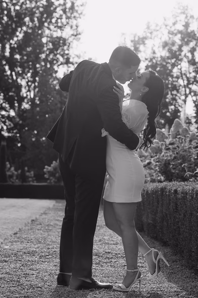 modern Parkwood Estate engagement session