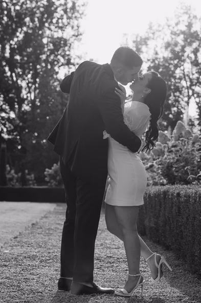 modern Parkwood Estate engagement session