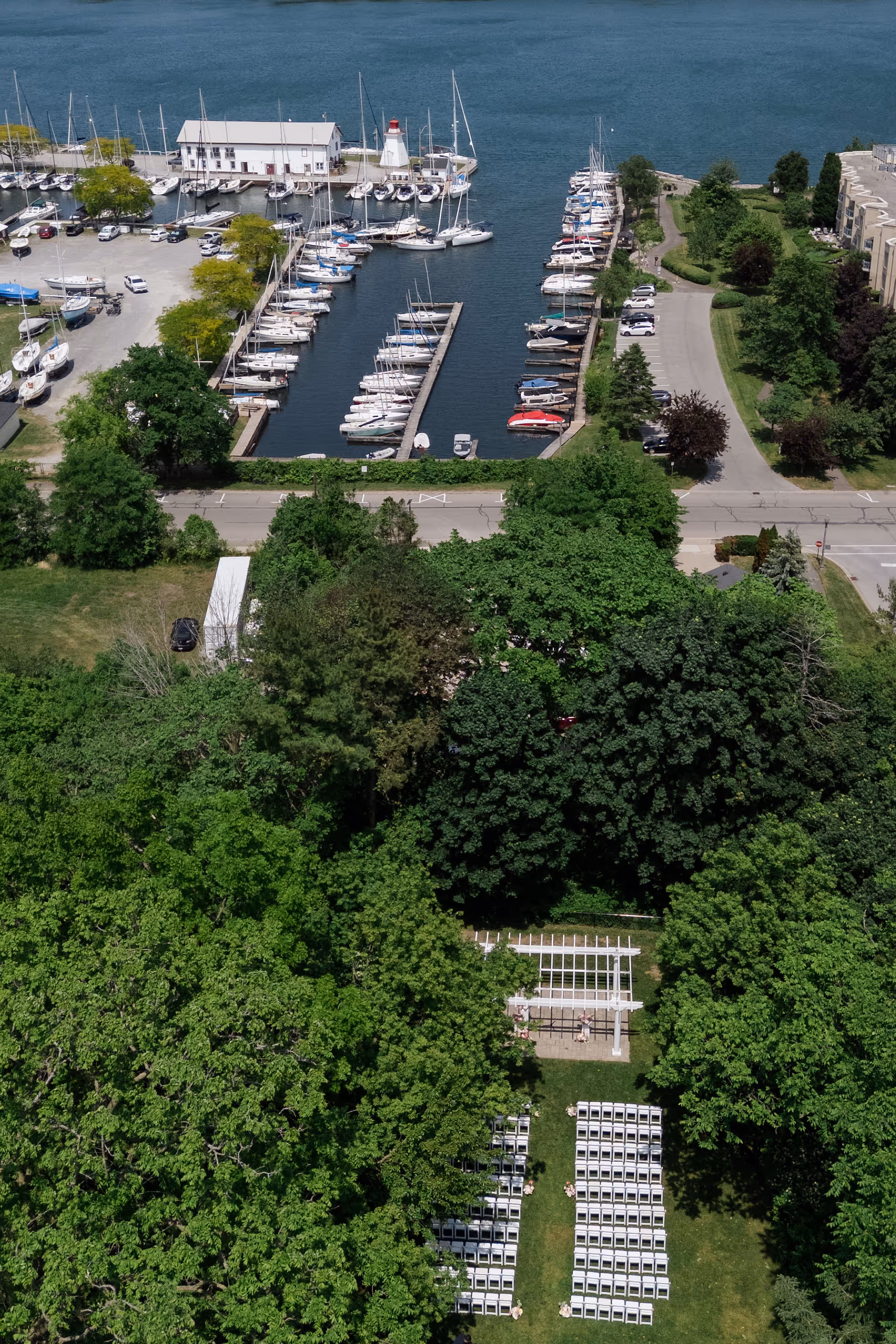 bride and groom portrait at Queen’s Landing Hotel in Niagara-on-the-Lake — Astora Studio editorial wedding photography