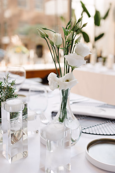 ricarda’s restaurant wedding floral details