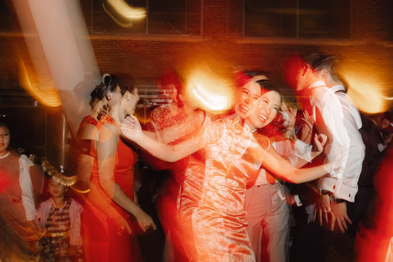 ricarda’s atrium couple grand entrance photo