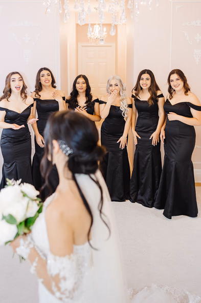 bride getting ready with bridesmaids at Ruby Manor