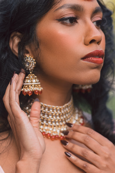Captivating engagement photo at Trinity College