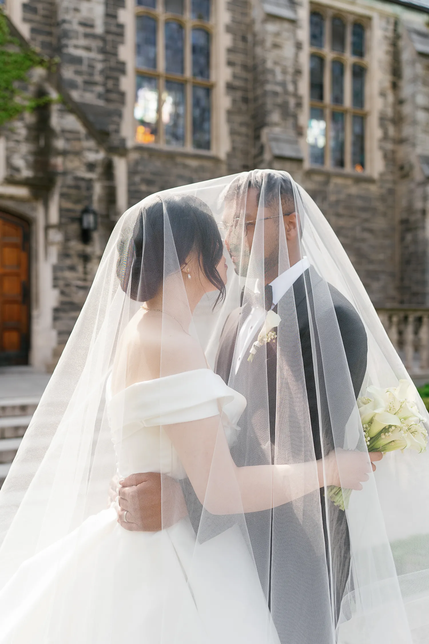 wedding photo of a couple at Trinity College