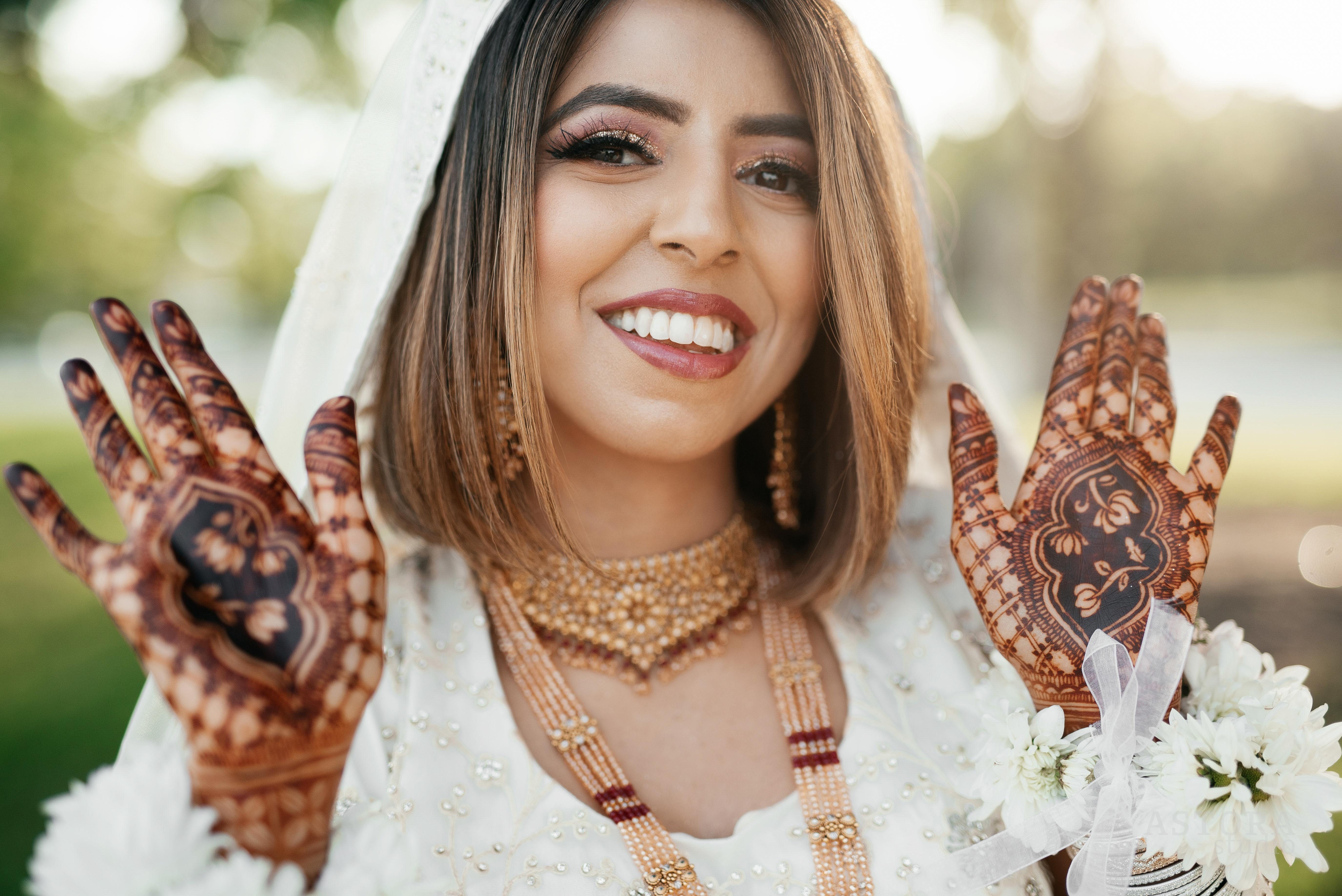 traditional Pakistani bridal photo | Astora Studio