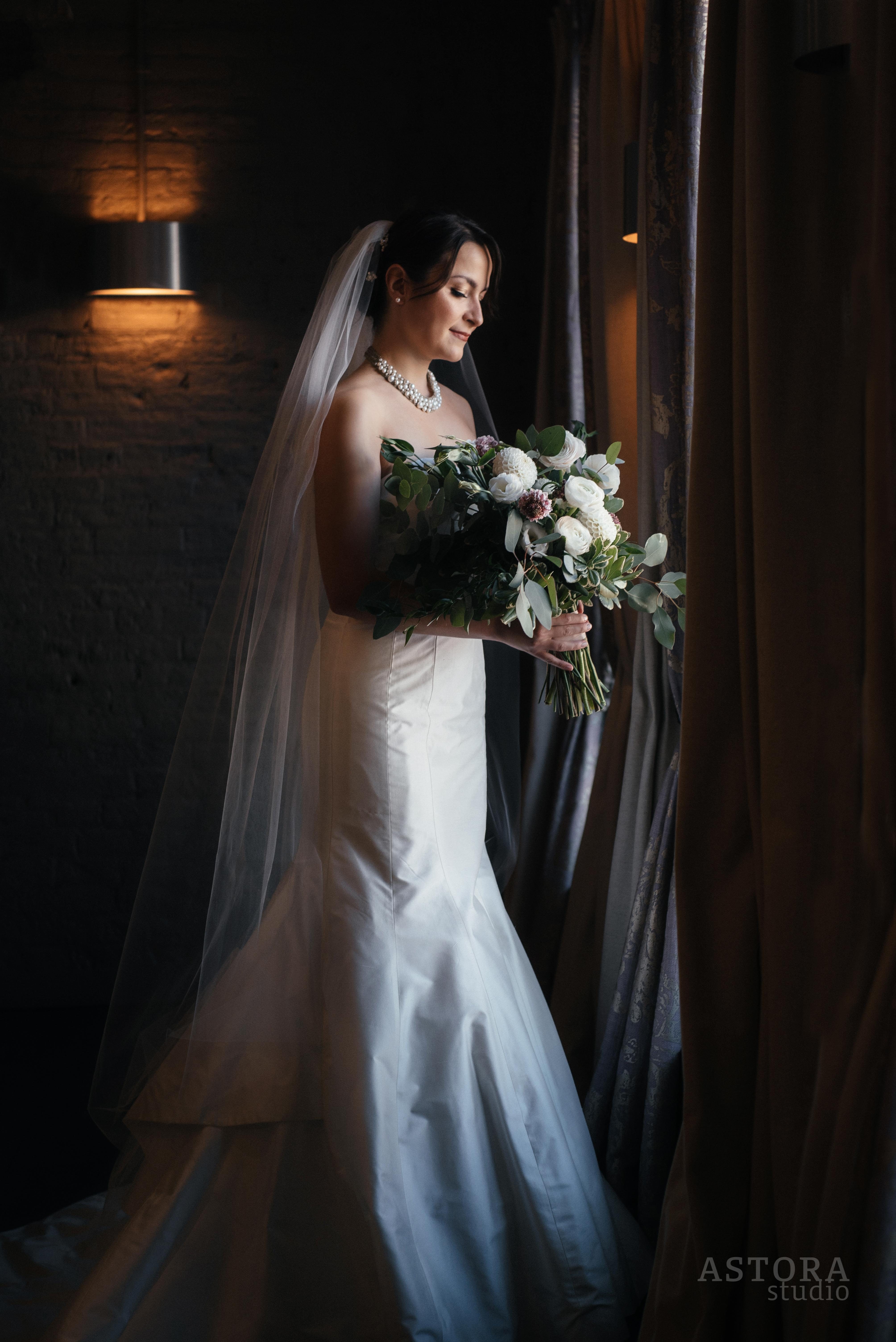 Astora Studio | George Restaurant bridal portrait